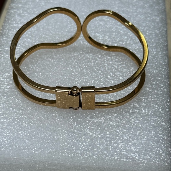 Bangle - Picture 4 of 6